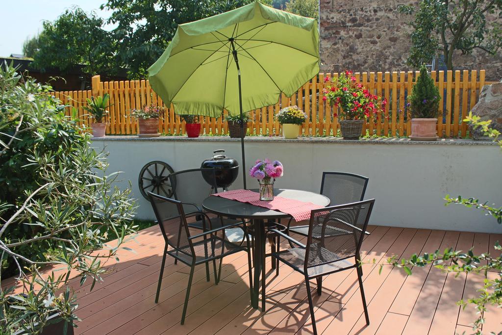 Ferienhof Graefe - 3-Seiten Hof Mit Grossem Garten, Pool & Sauna Meißen 外观 照片